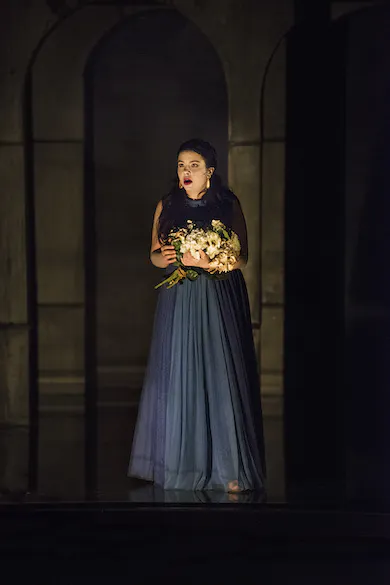 Photo : dans Silence des Ombres, rôle d’Alladine, B. Attahir, Opera La Monnaie. Photographe : Gianmaria De Luca.